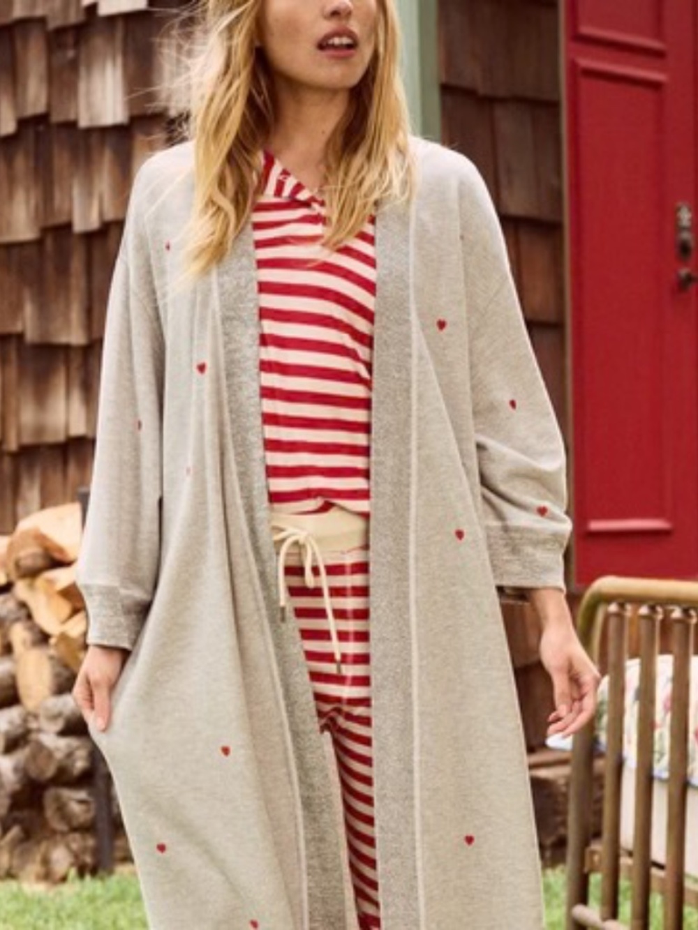 The Great The Sweatshirt Robe in Light Heather Gray w/ Embroidered Hearts XS/S